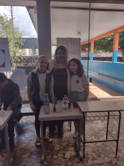 Escola LeocÃ¡dio JosÃ© Correia realizou a Feira de CiÃªncias com os Alunos do 5Âº ano